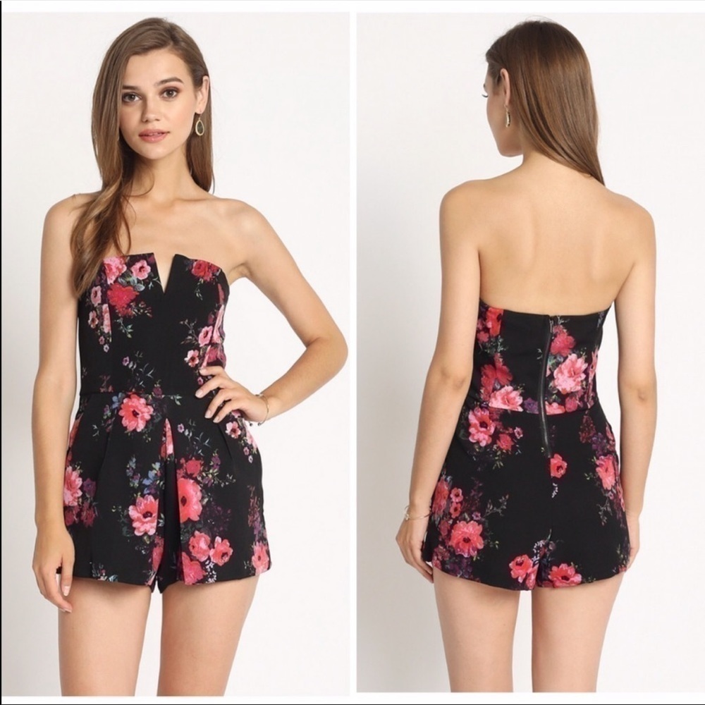 𝅺Floral romper small and medium sizes